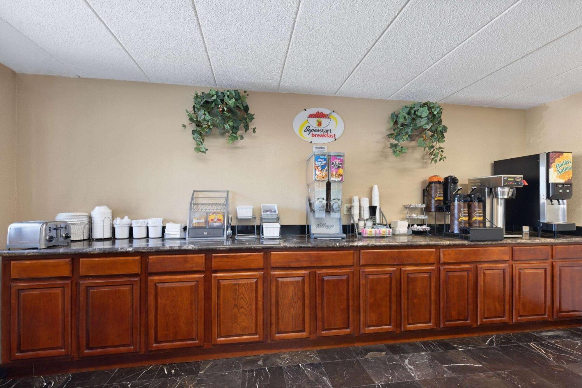 高级8号切尔堡酒店 - 俄亥俄州辛辛那提市中心 Fort Mitchell 外观 照片